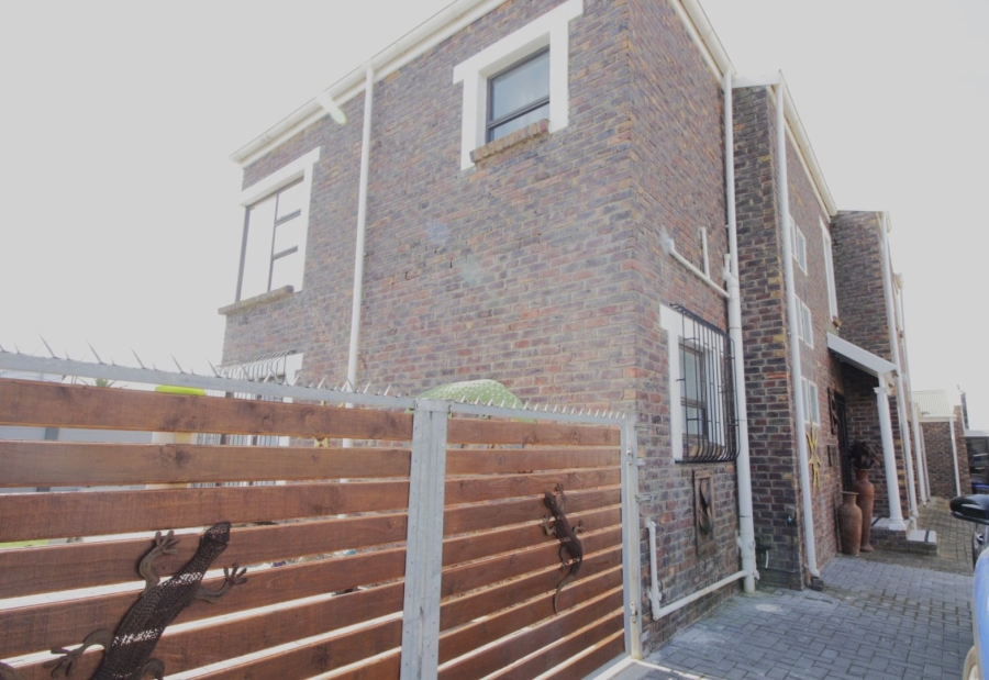  Bedroom Property for Sale in C Place Eastern Cape